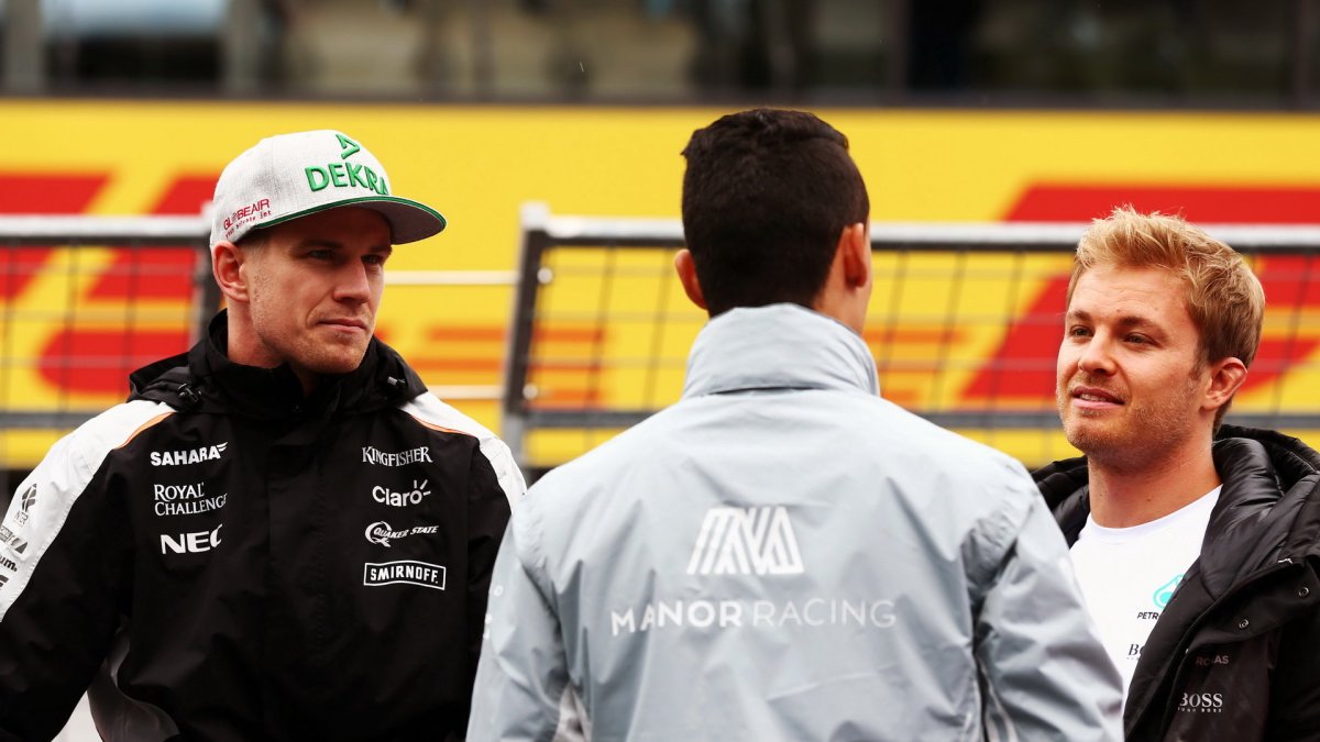Nico Hülkenberg, Pascal Wehrlein a Nico Rosberg před závodem na Red Bull Ringu