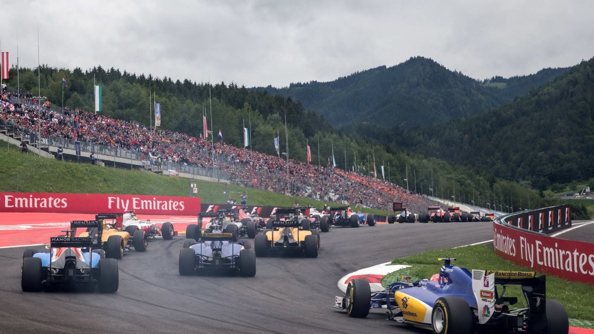 Start závodu na Red Bull Ringu