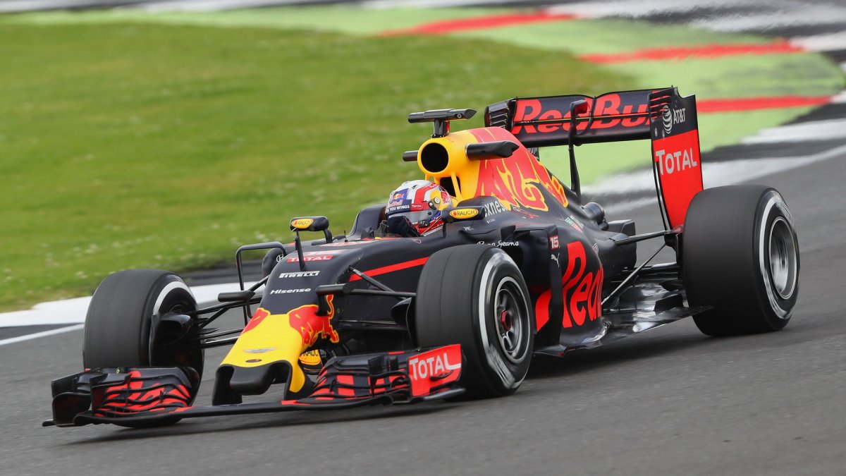 Piere Gasly při posledních sezónních testech v Silverstone, druhý den