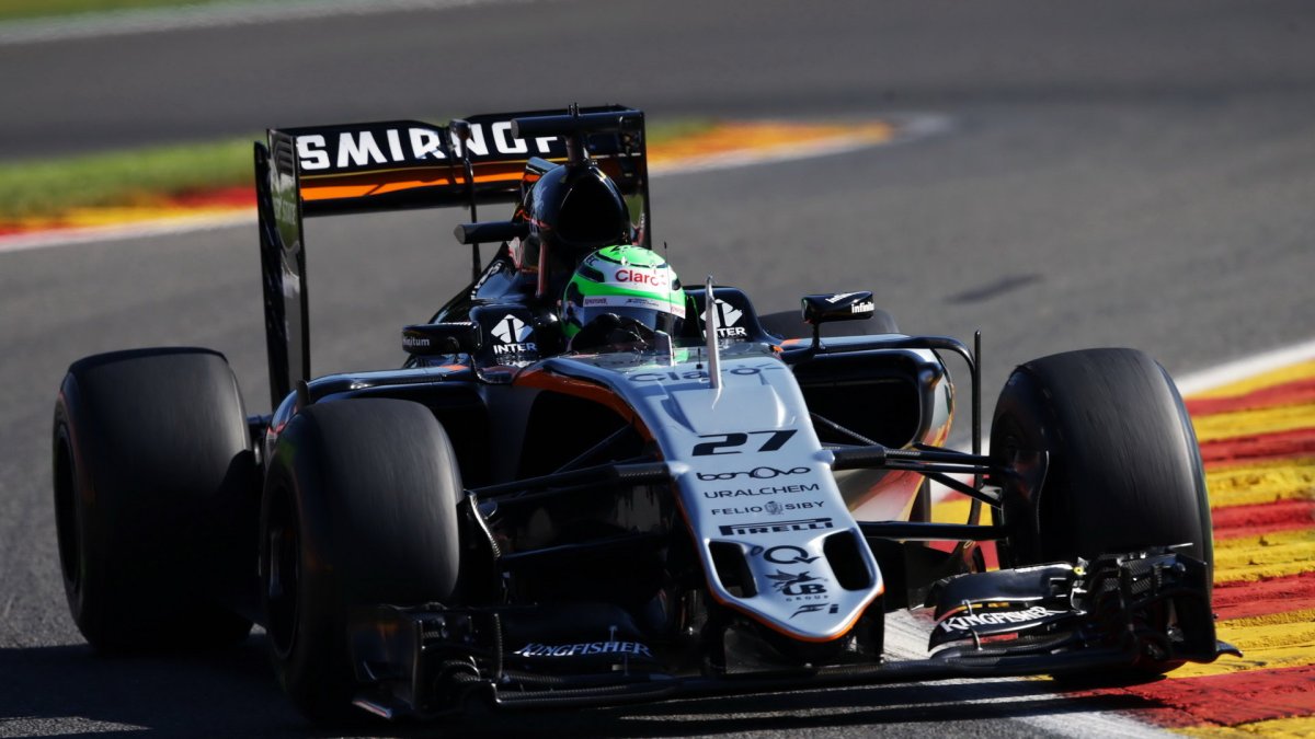 Nico Hülkenberg při pátečním tréninku v Belgii