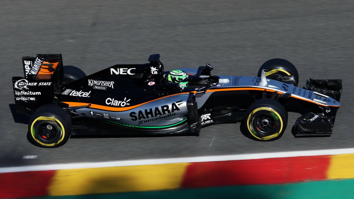Nico Hülkenberg při pátečním tréninku v Belgii