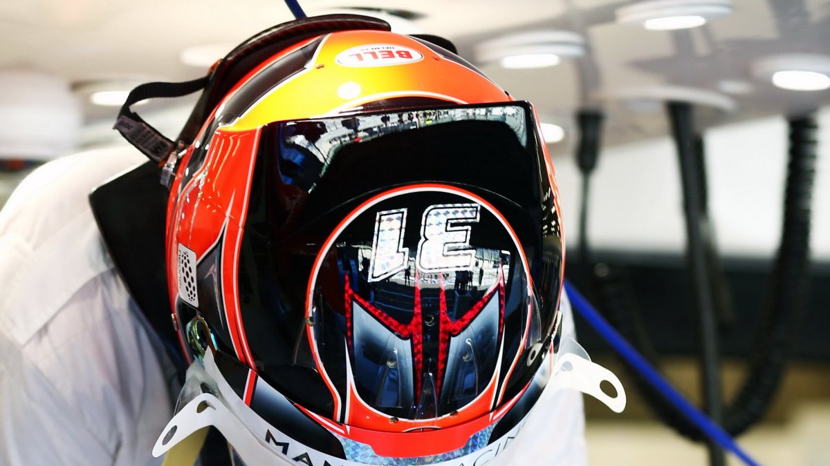 Esteban Ocon při pátečním tréninku v Belgii