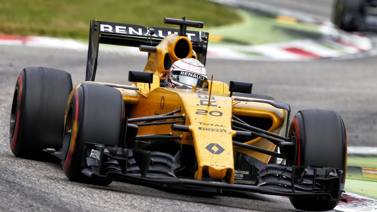 Kevin Magnussen v závodě na Monze