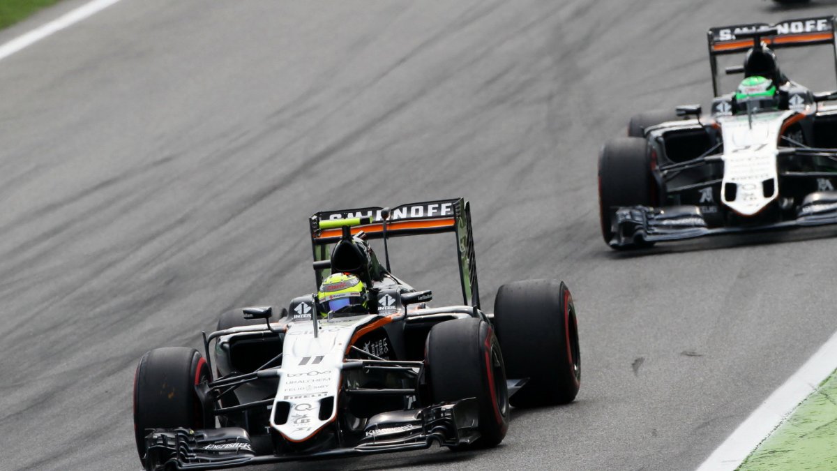 Sergio Pérez a Nico Hülkenberg v závodě na Monze