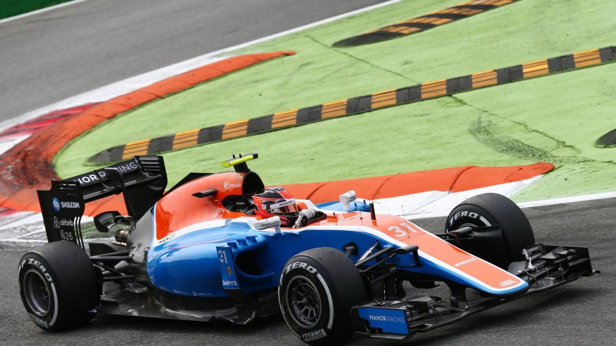 Esteban Ocon v závodě na Monze