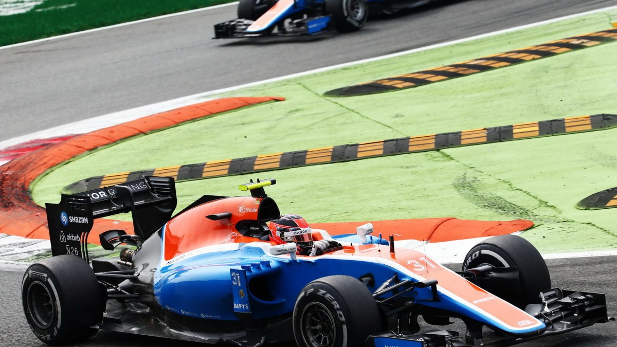 Esteban Ocon v závodě na Monze