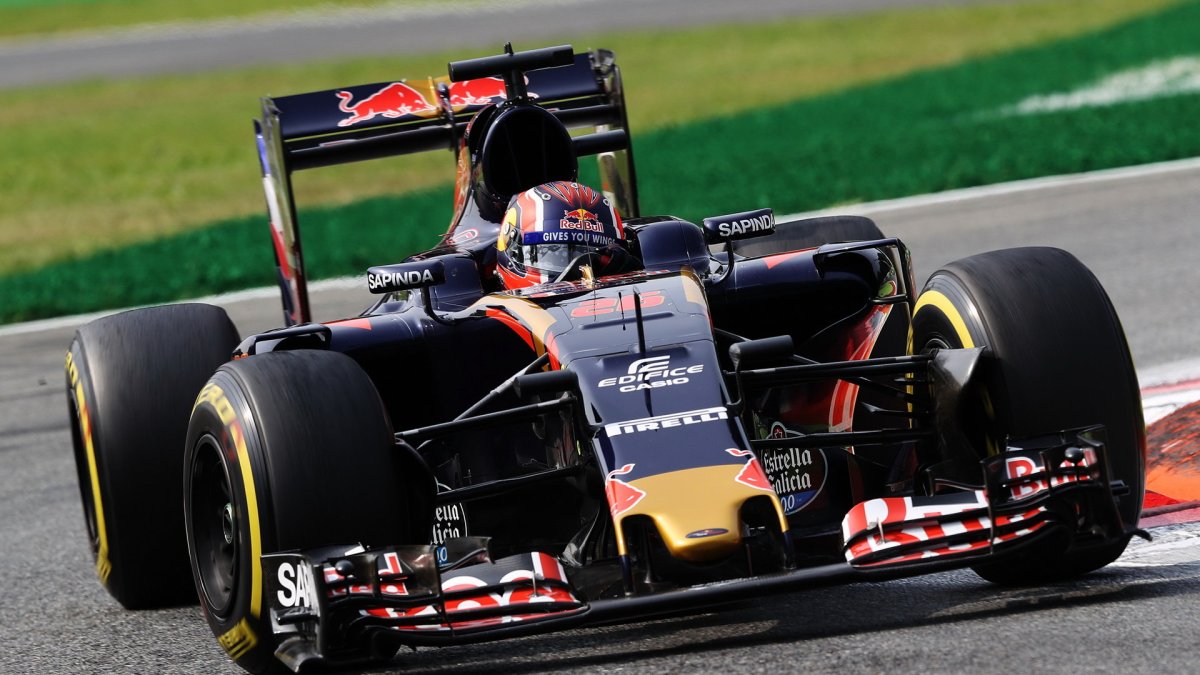 Daniil Kvjat v kvalifikaci na Monze