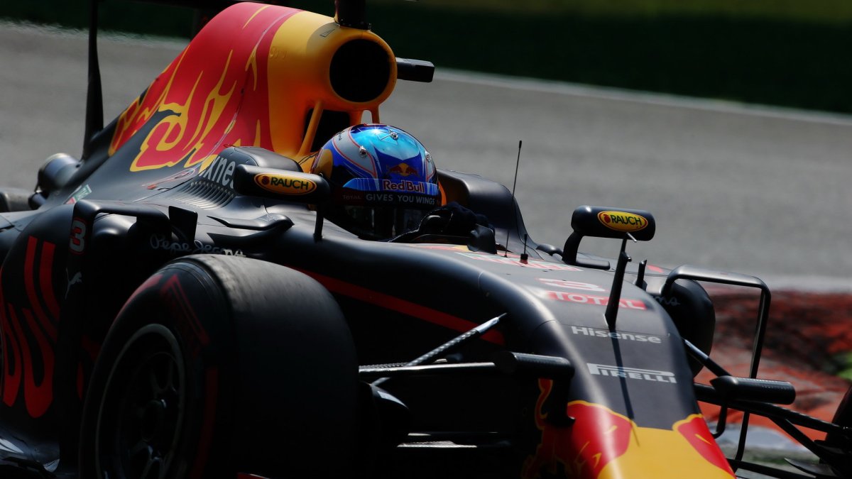 Daniel Ricciardo v kvalifikaci na Monze