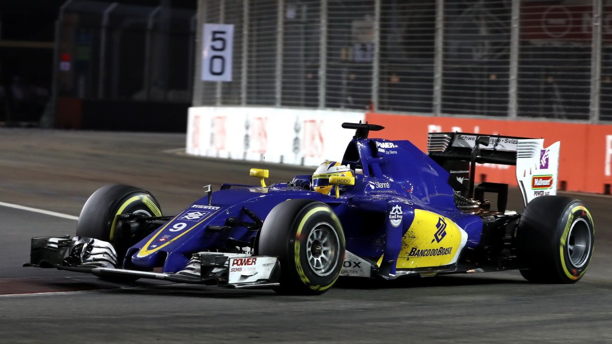 Marcus Ericsson v závodě v Singapuru