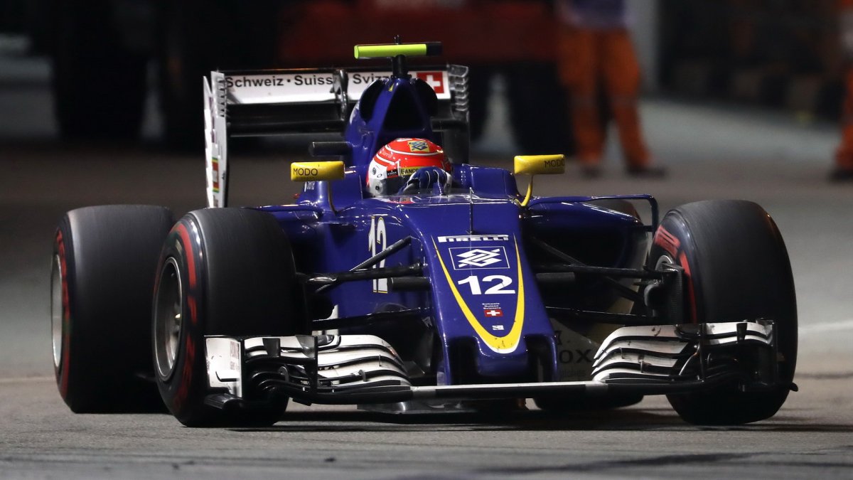Felipe Nasr v závodě v Singapuru