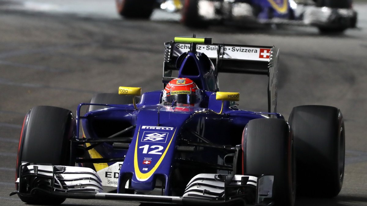 Felipe Nasr v závodě v Singapuru
