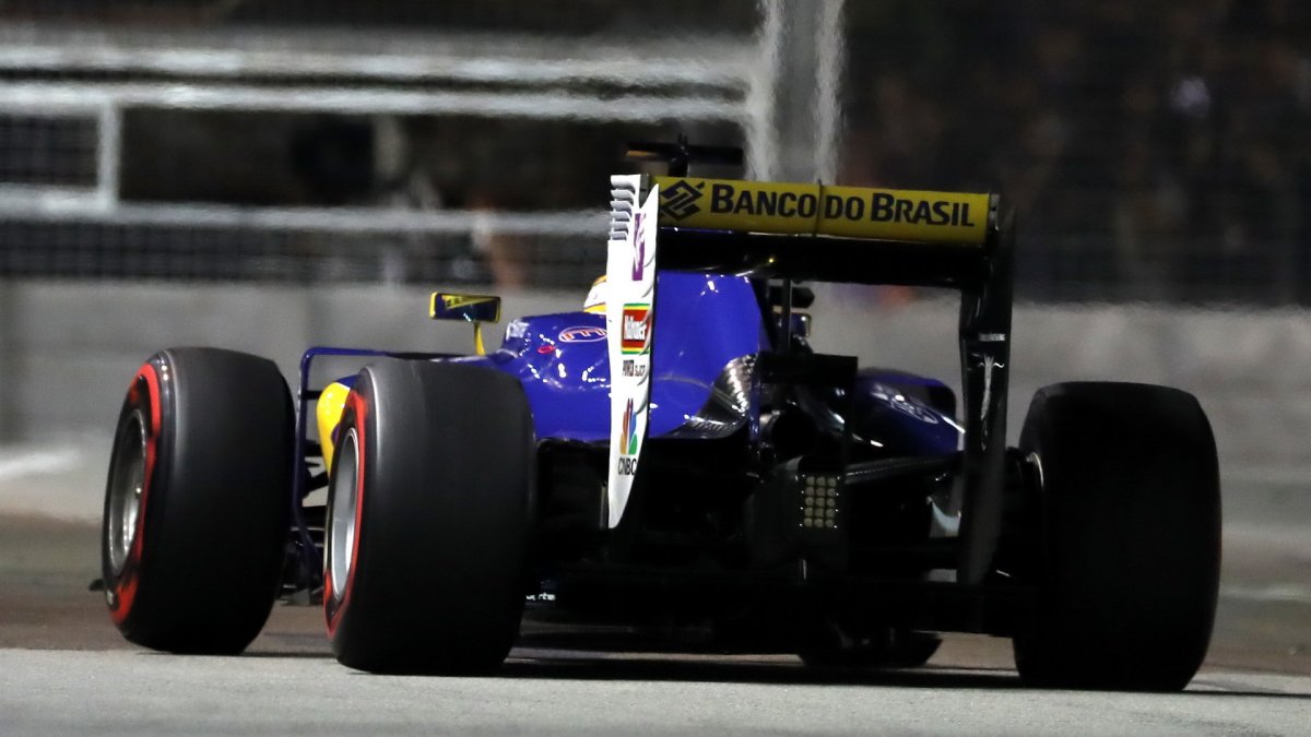 Marcus Ericsson v závodě v Singapuru