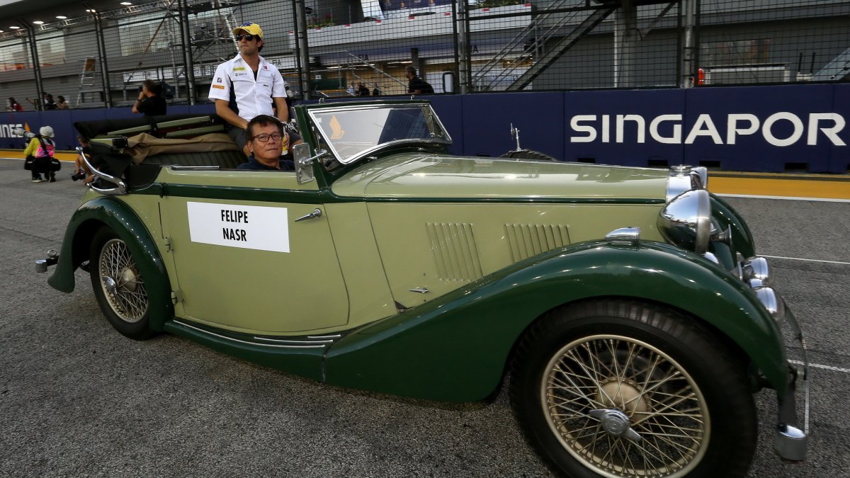 Felipe Nasr při prezentaci před závodem v Singapuru