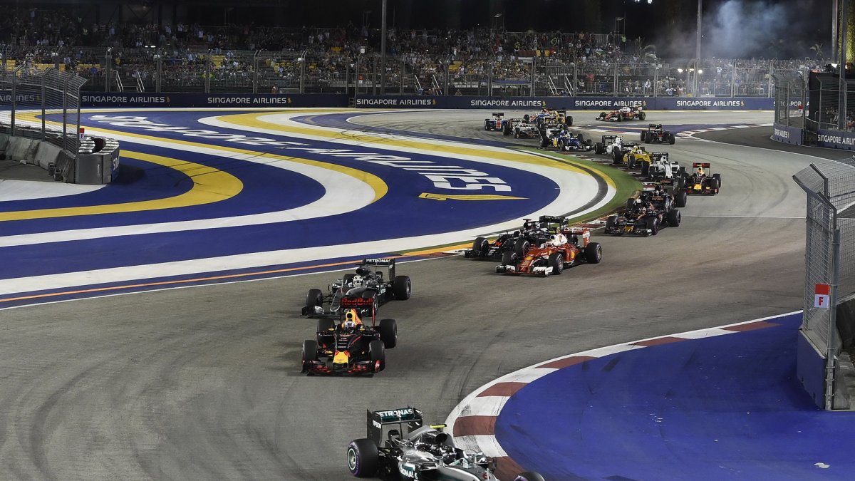 Nico Rosberg po startu závodu v Singapuru