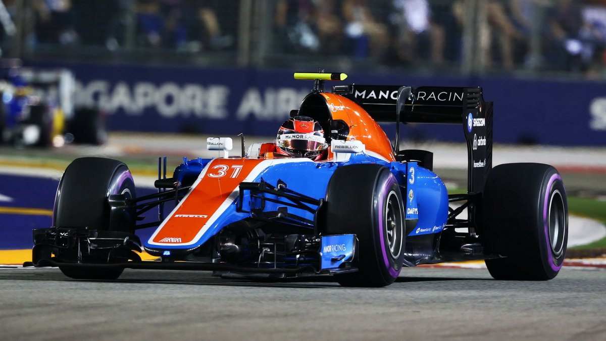 Esteban Ocon v závodě v Singapuru