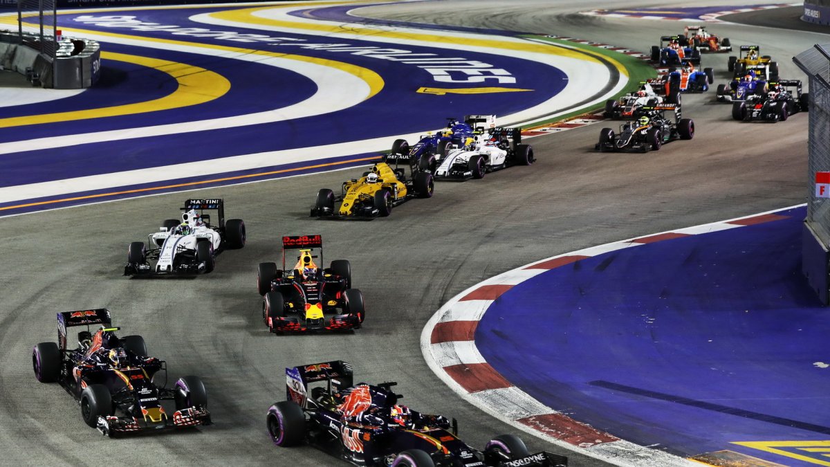 Po startu v závodě v Singapuru