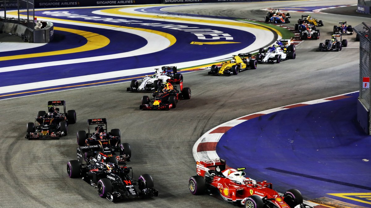 Po startu v závodě v Singapuru