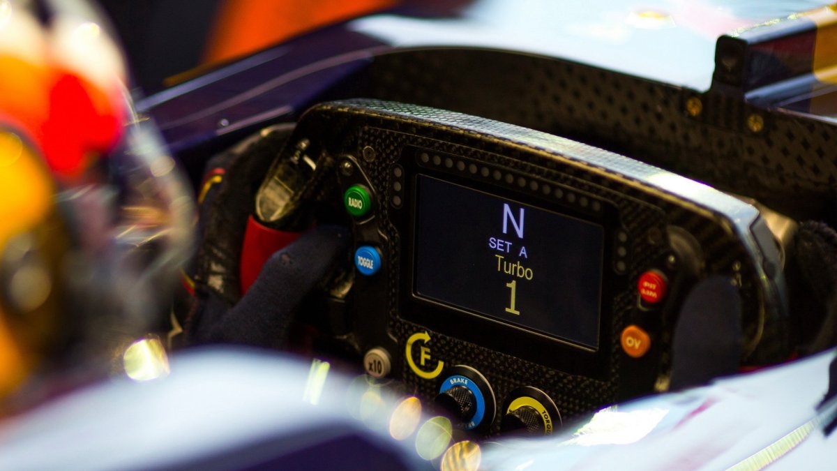 Volant Toro Rosso v kvalifikaci v Singapuru
