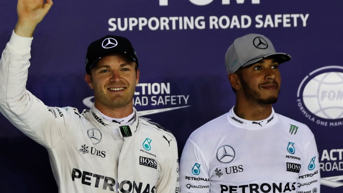 Nico Rosberg a Lewis Hamilton kvalifikaci v Singapuru