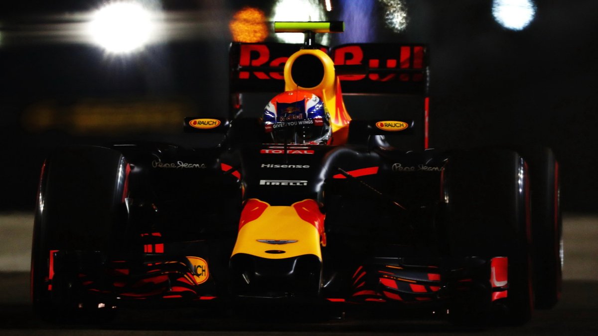 Max Verstappen v kvalifikaci v Singapuru