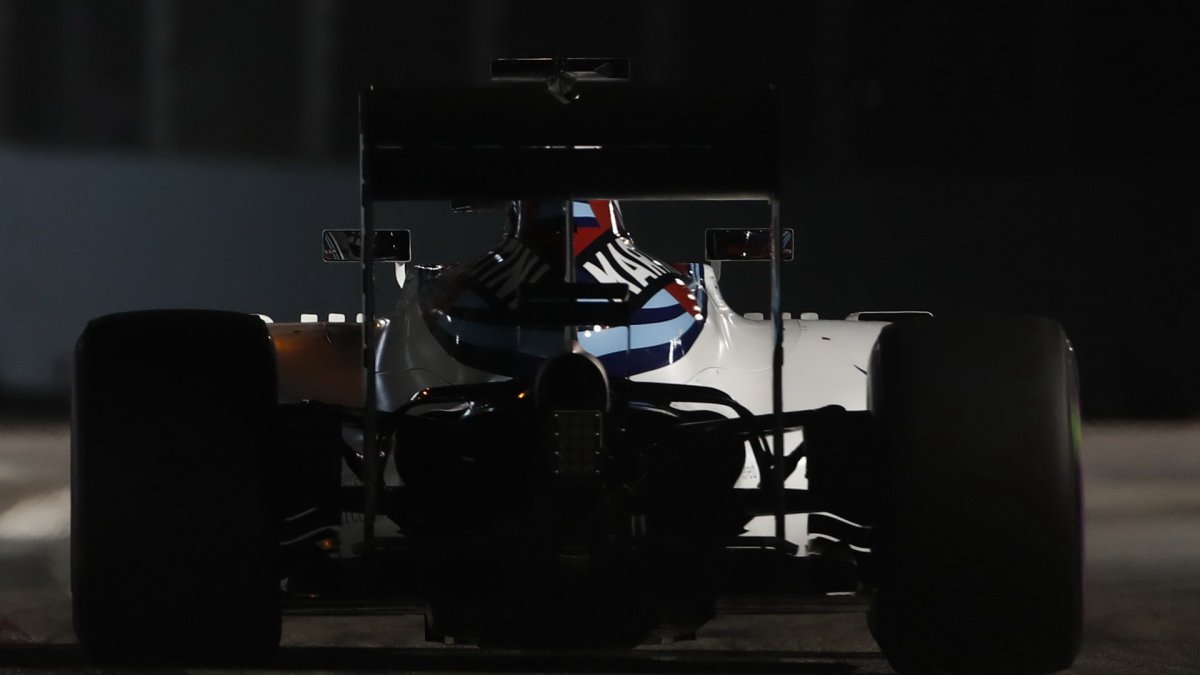 Valtteri Bottas v kvalifikaci v Singapuru