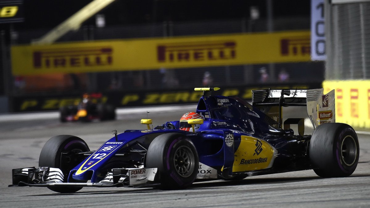 Felipe Nasr v kvalifikaci v Singapuru