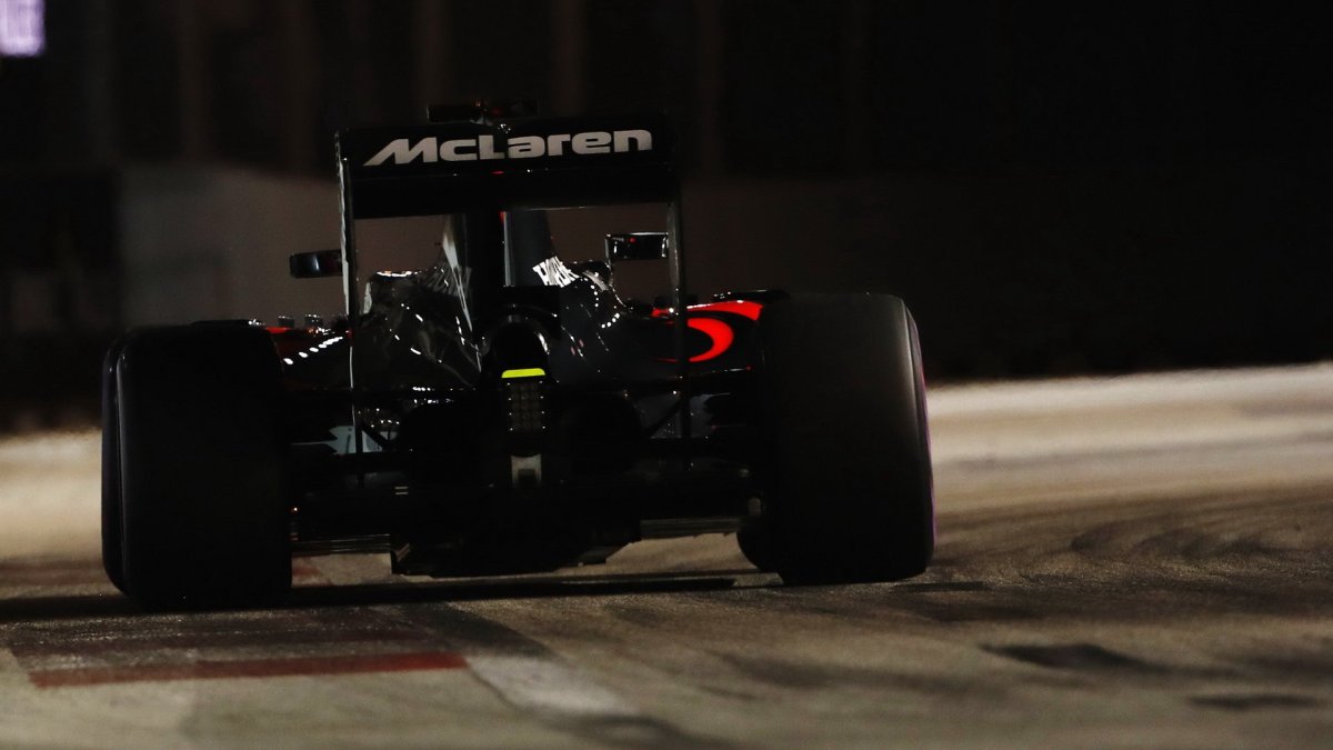 Jenson Button v kvalifikaci v Singapuru