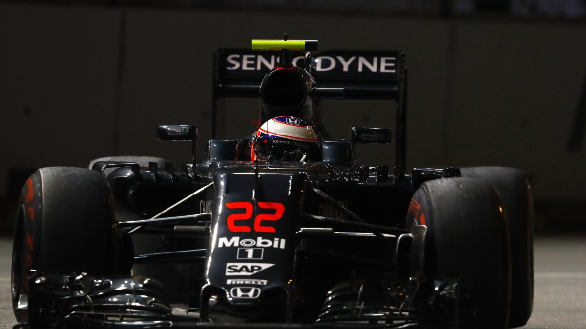 Jenson Button v kvalifikaci v Singapuru