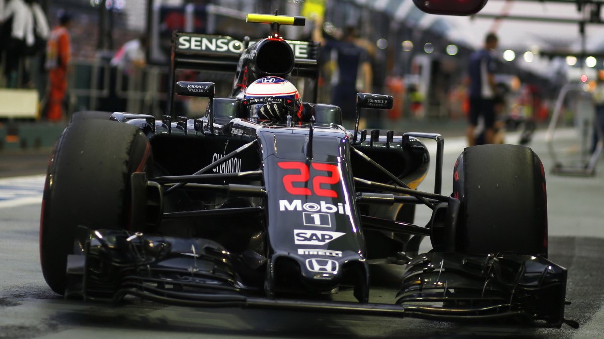 Jenson Button v kvalifikaci v Singapuru