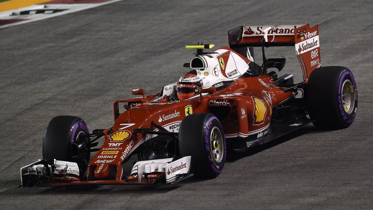Kimi Räikkönen v kvalifikaci v Singapuru