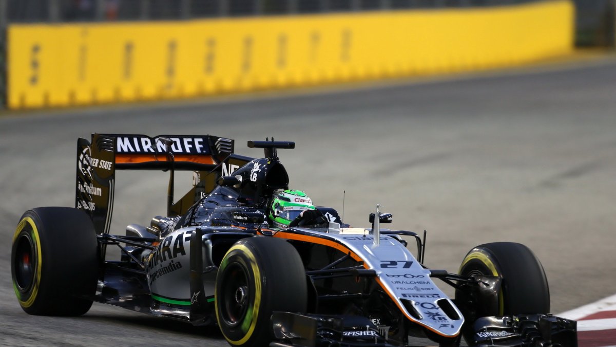 Nico Hülkenberg při pátečním tréninku v Singapuru