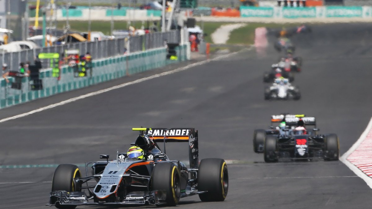 Sergio Pérez v závodě v Malajsii