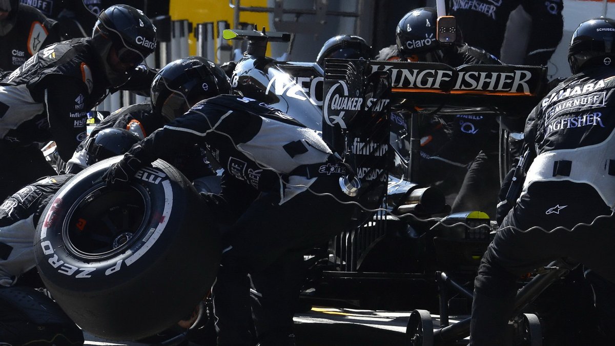 Nico  v závodě v Malajsii