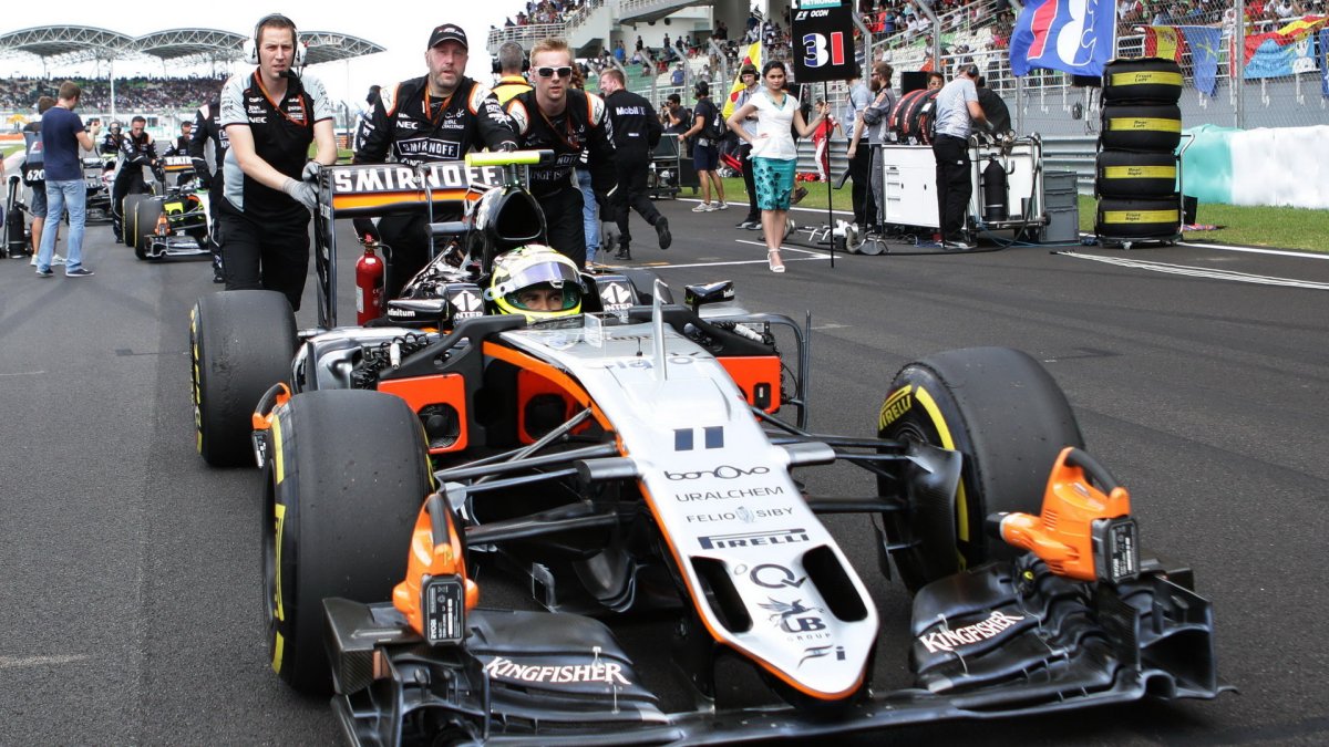 Sergio Pérez před závodem v Malajsii