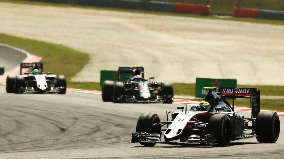 Sergio Pérez v závodě v Malajsii