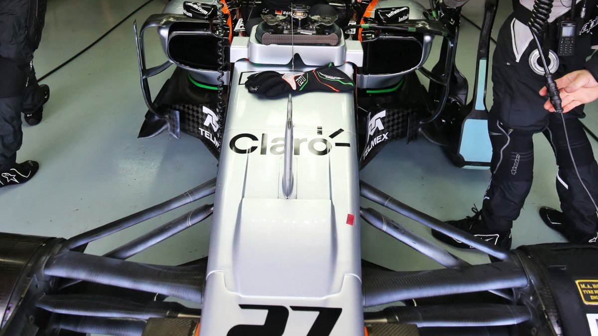 Zavěšení předních kol vozu Force India VJM09 - Mercedes v Malajsii