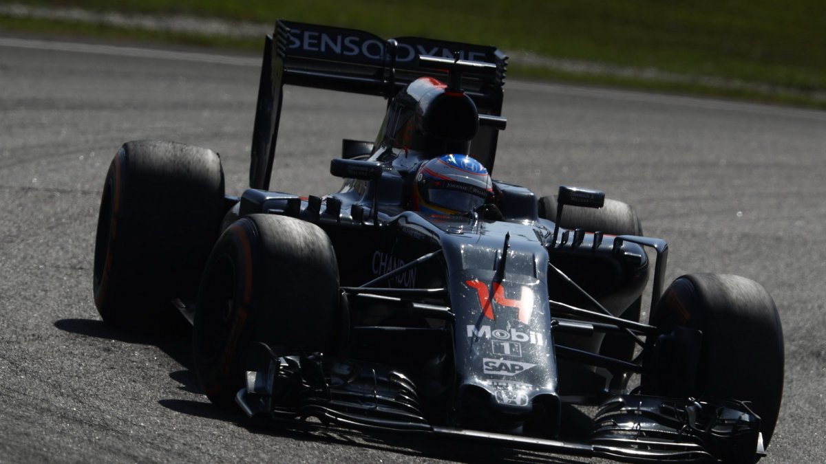 Fernando Alonso v závodě v Malajsii