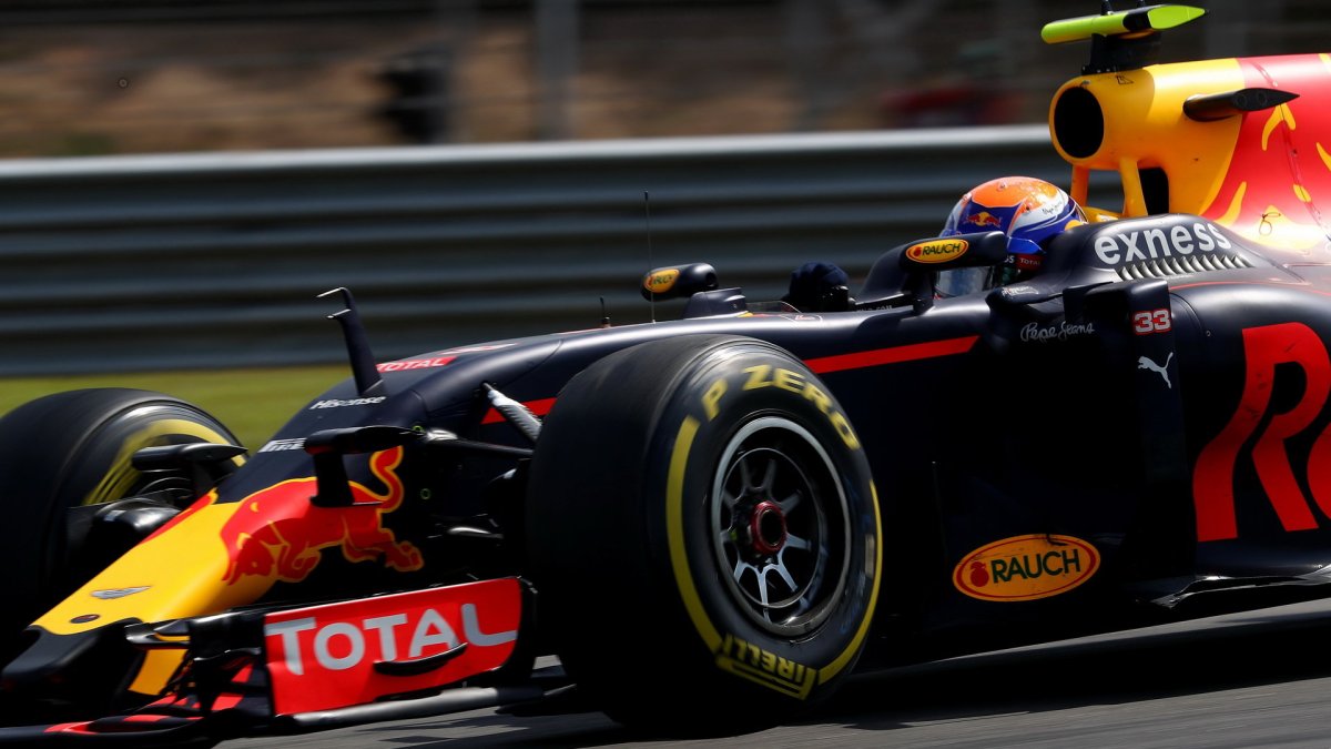 Max Verstappen v závodě v Malajsii
