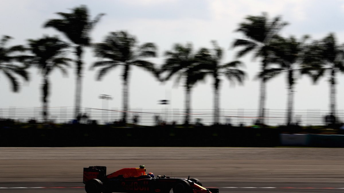 Max Verstappen v závodě v Malajsii