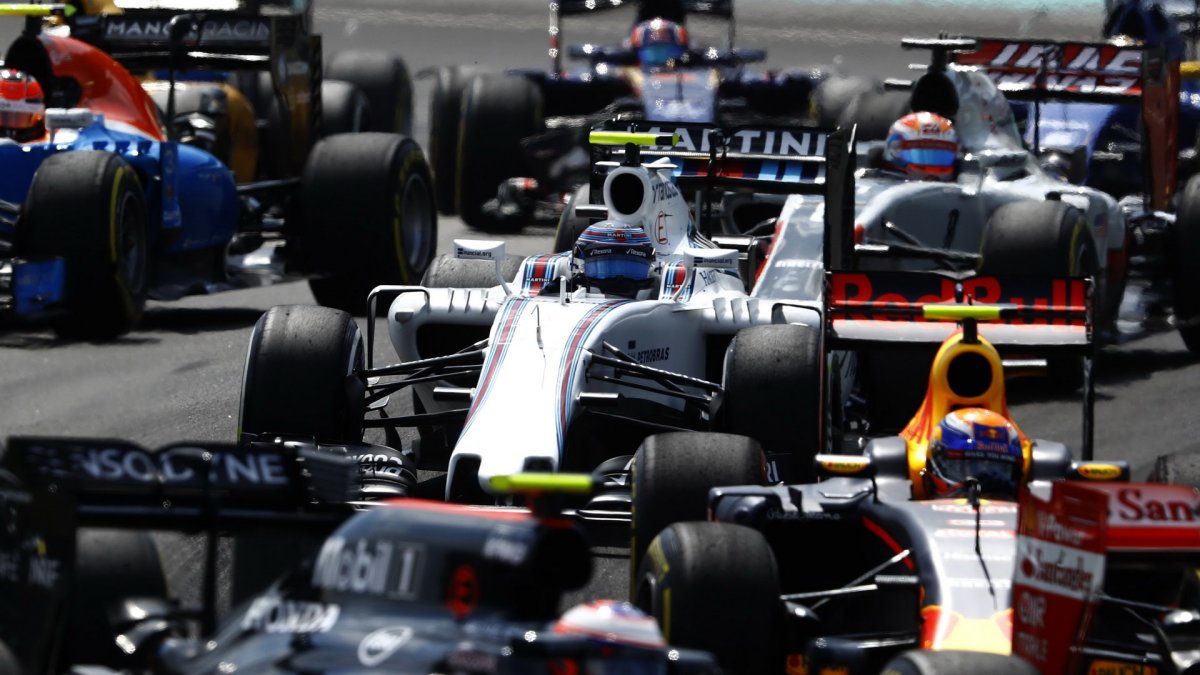 Valtteri Bottas při startu závodu v Malajsii