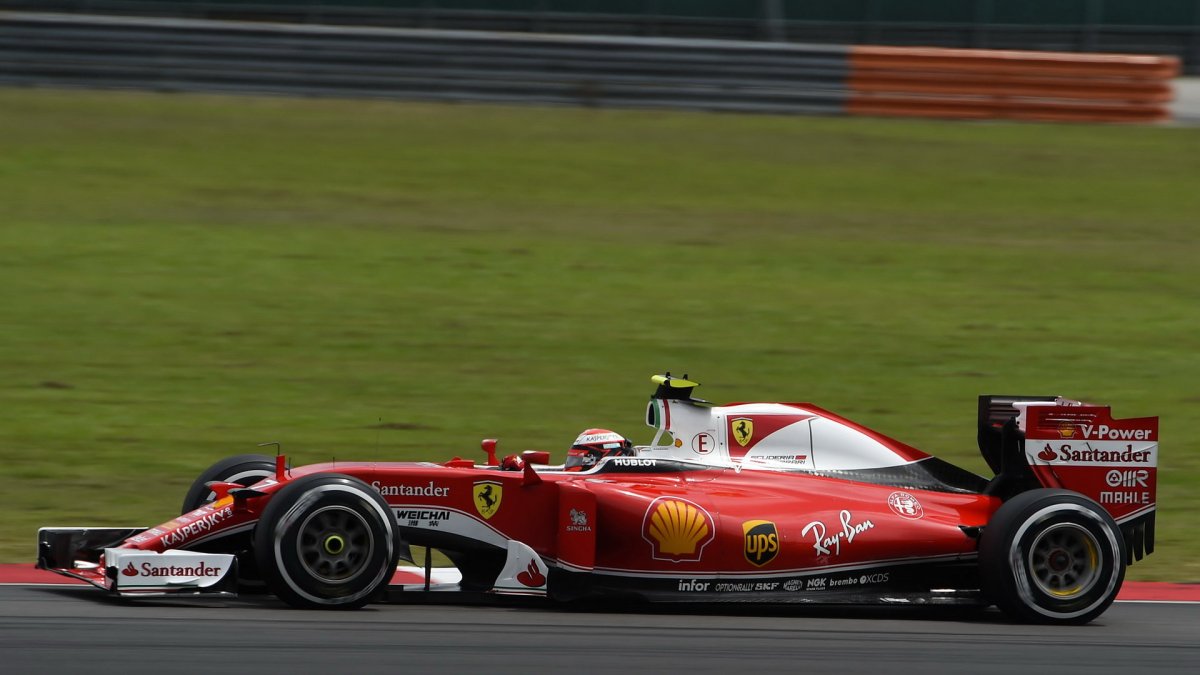 Kimi Räikkönen v kvalifikaci v Malajsii