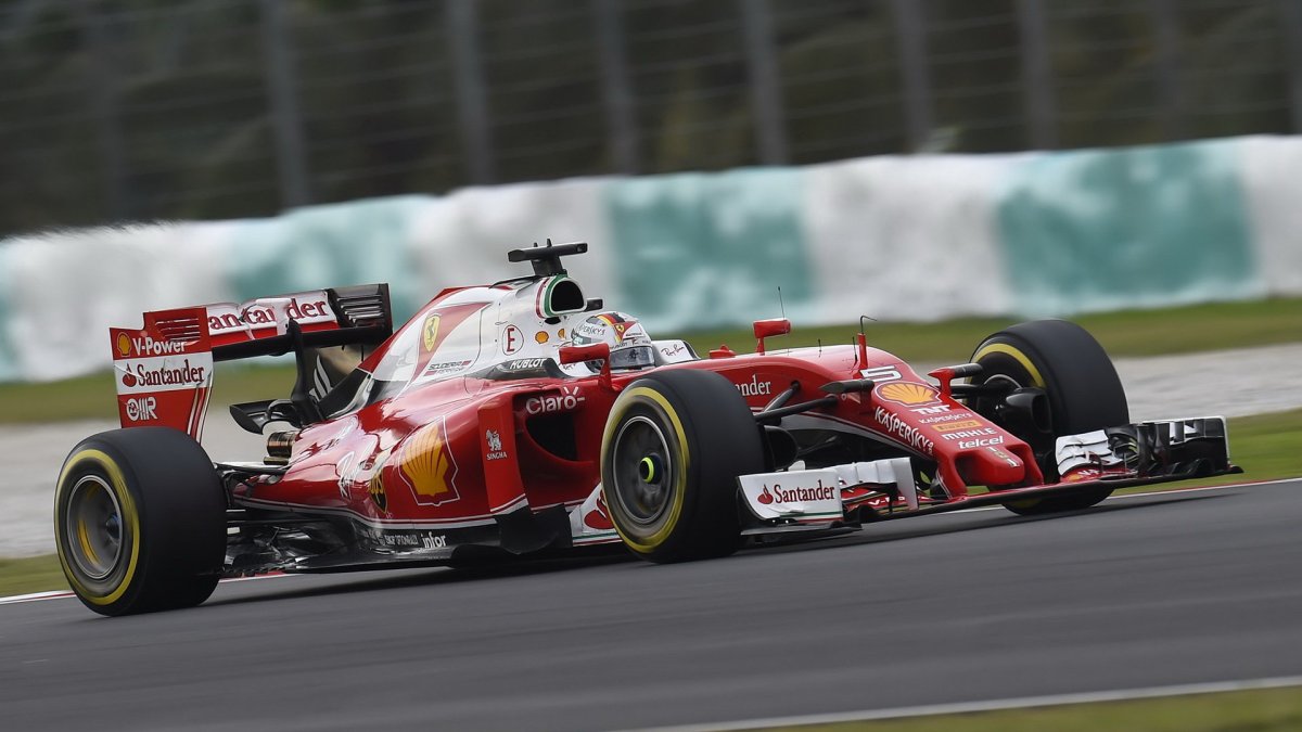 Sebastian Vettel v kvalifikaci v Malajsii