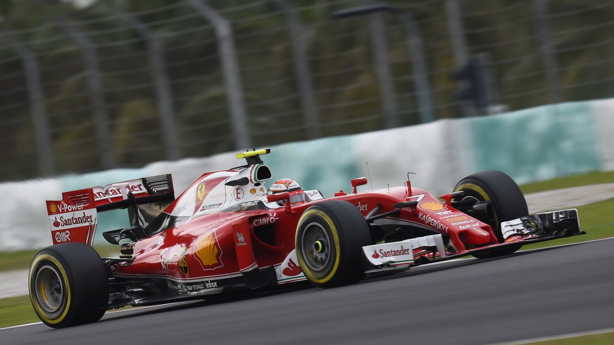 Kimi Räikkönen v kvalifikaci v Malajsii