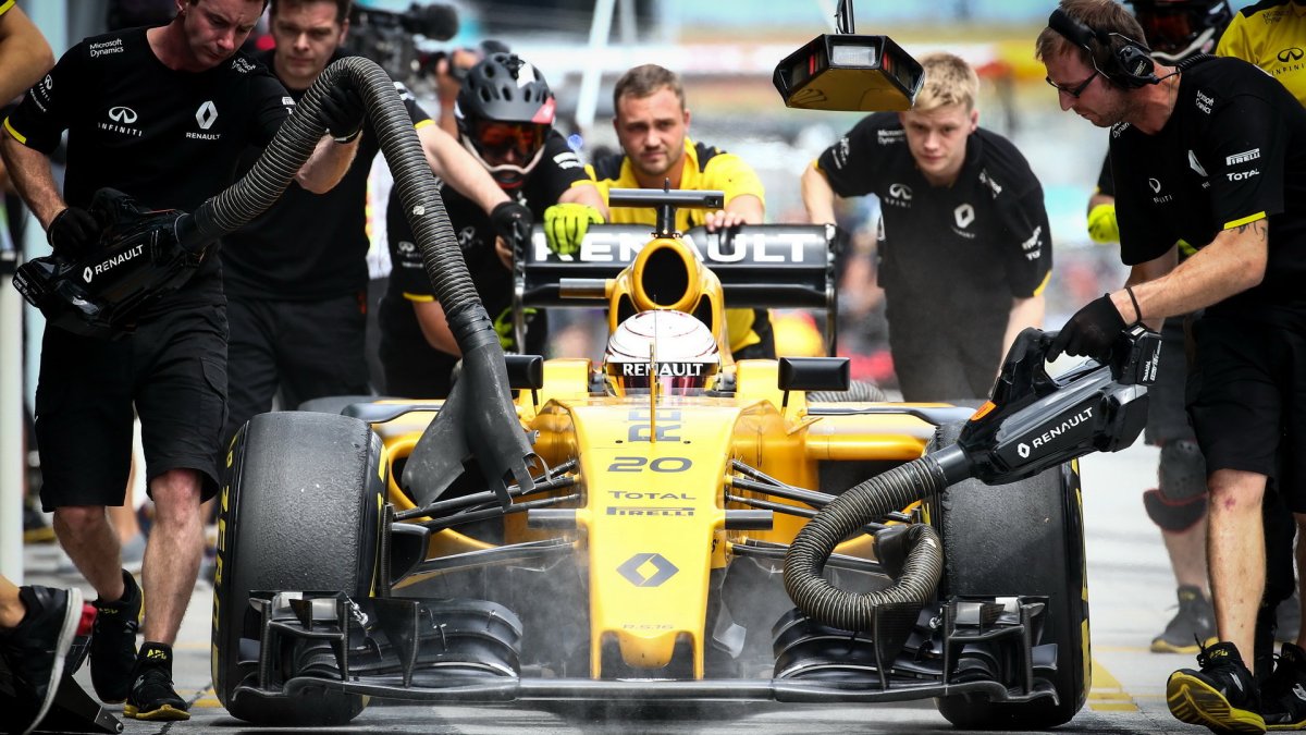 Kevin Magnussen v Kvalifikaci v Malajsii