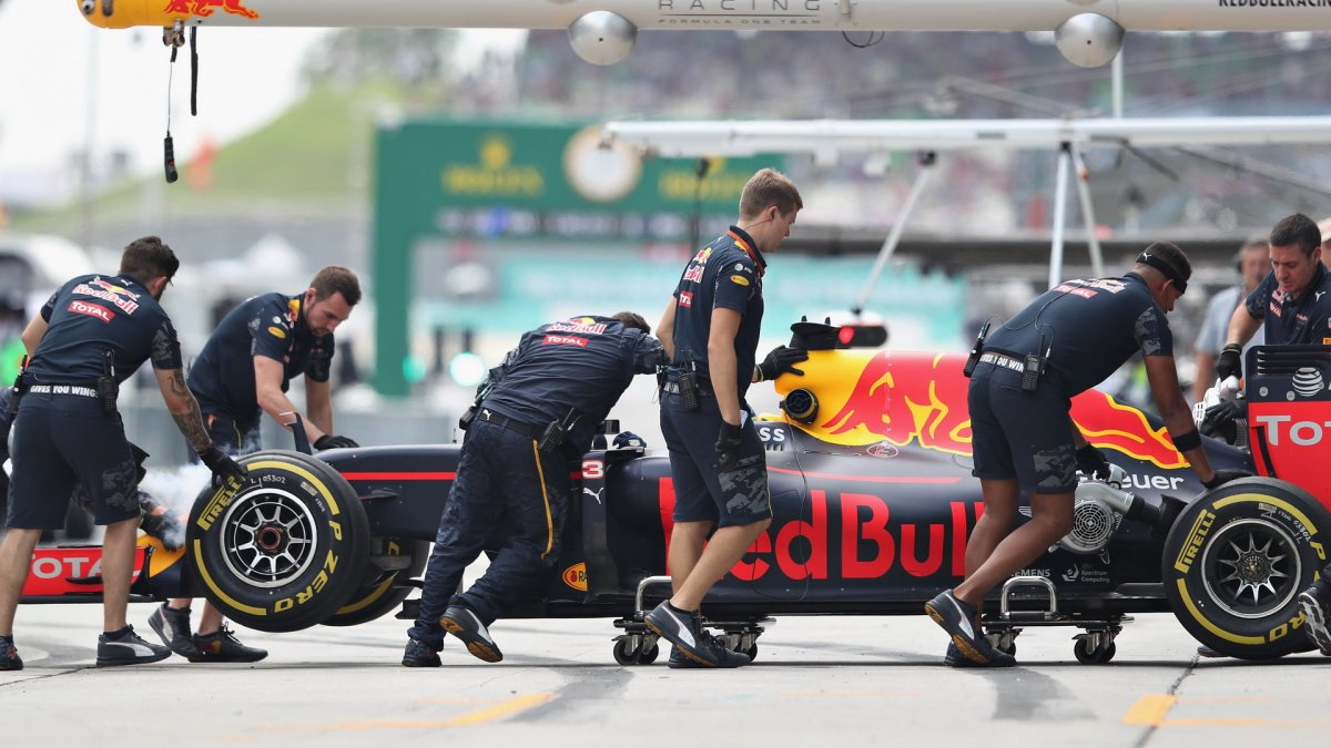 Daniel Ricciardo v kvalifikaci v Malajsii