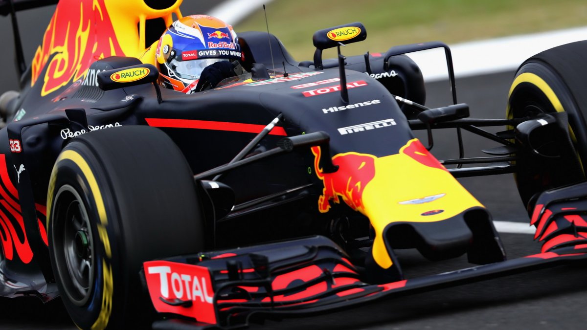 Max Verstappen v kvalifikaci v Malajsii