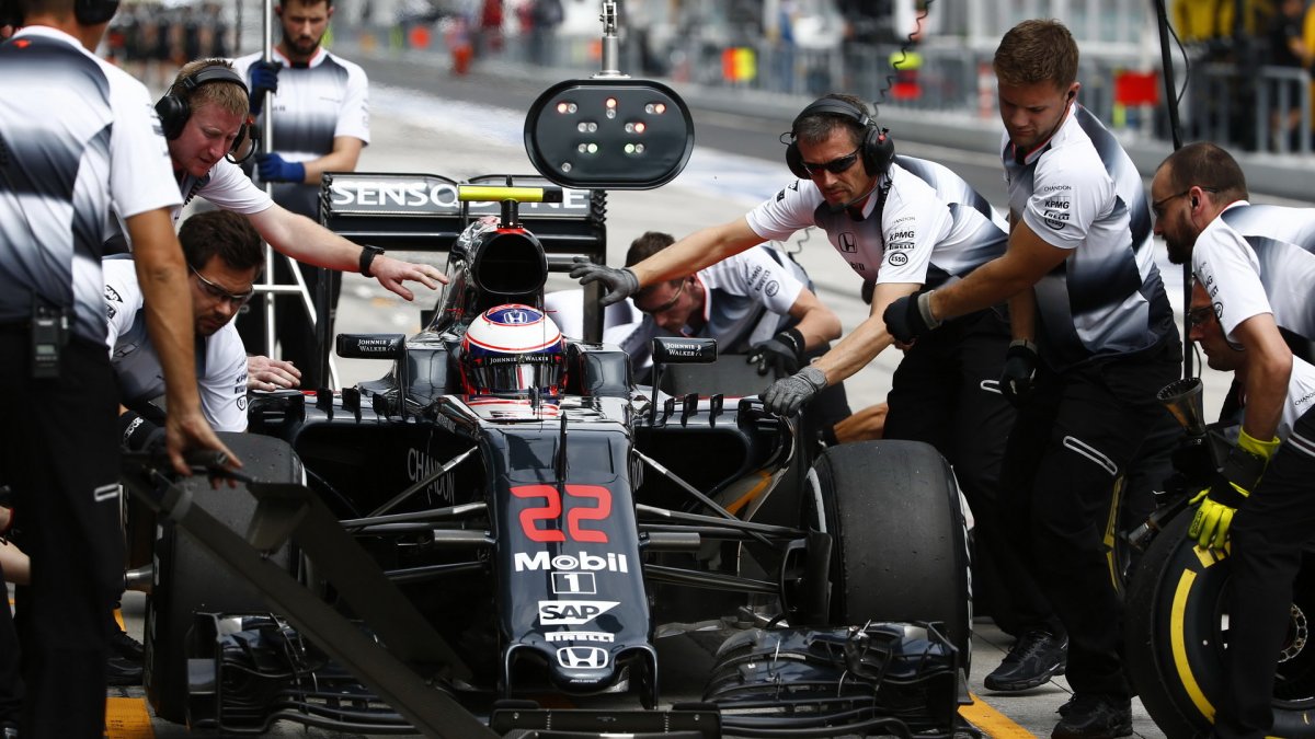 Jenson Button v kvalifikaci v Malajsii