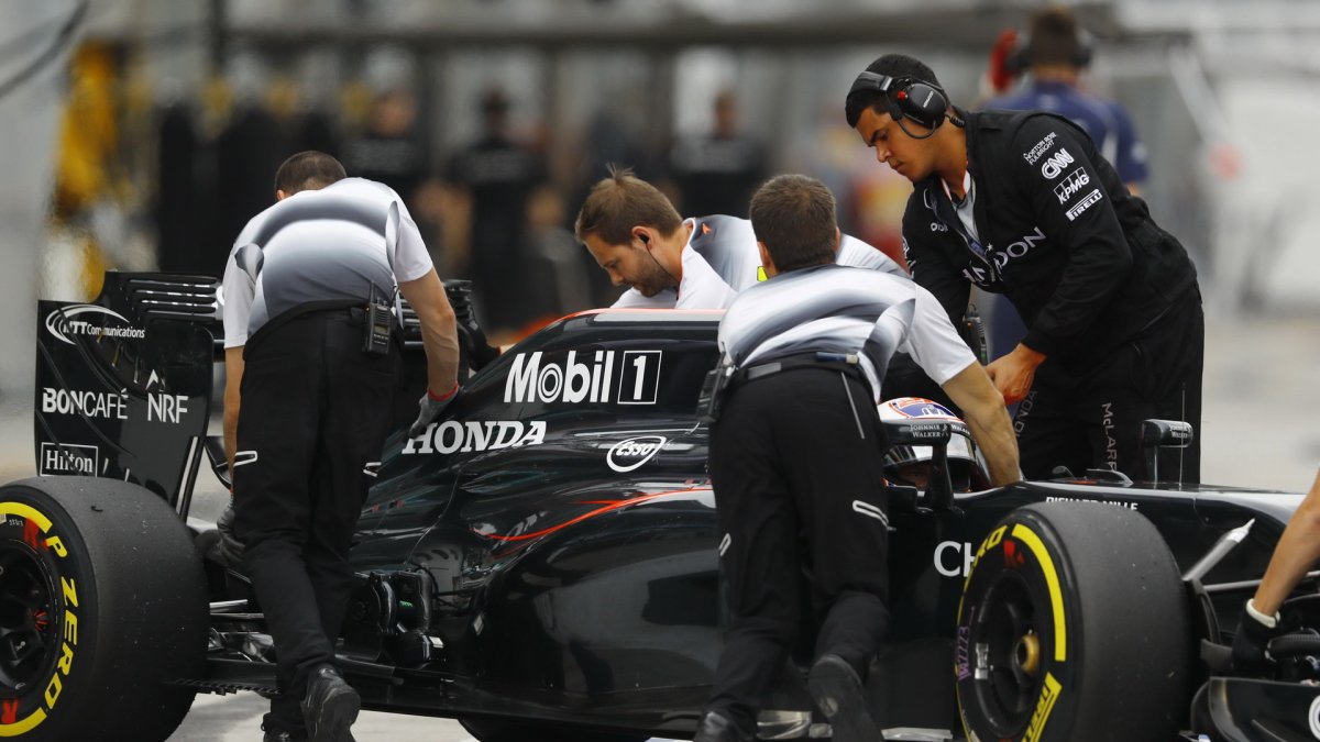 Jenson Button v kvalifikaci v Malajsii