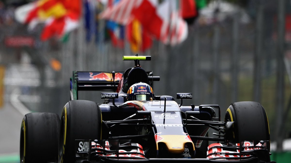 Carlos Sainz v kvalifikaci v Brazílii