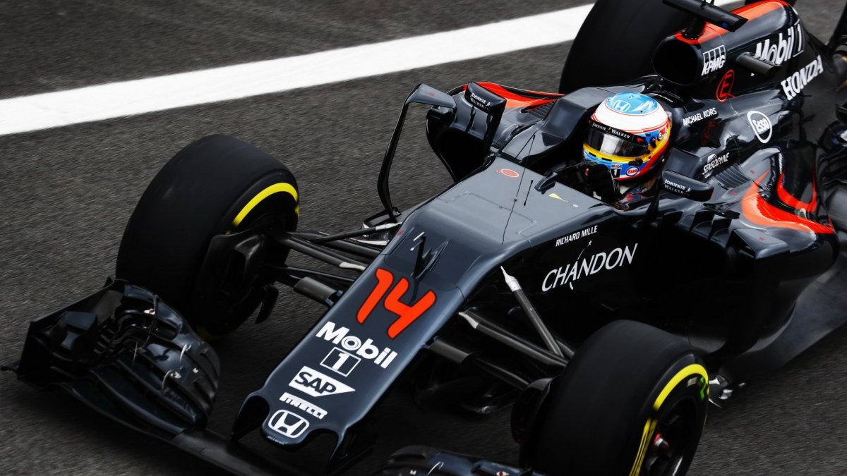 Fernando Alonso v kvalifikaci v Brazílii